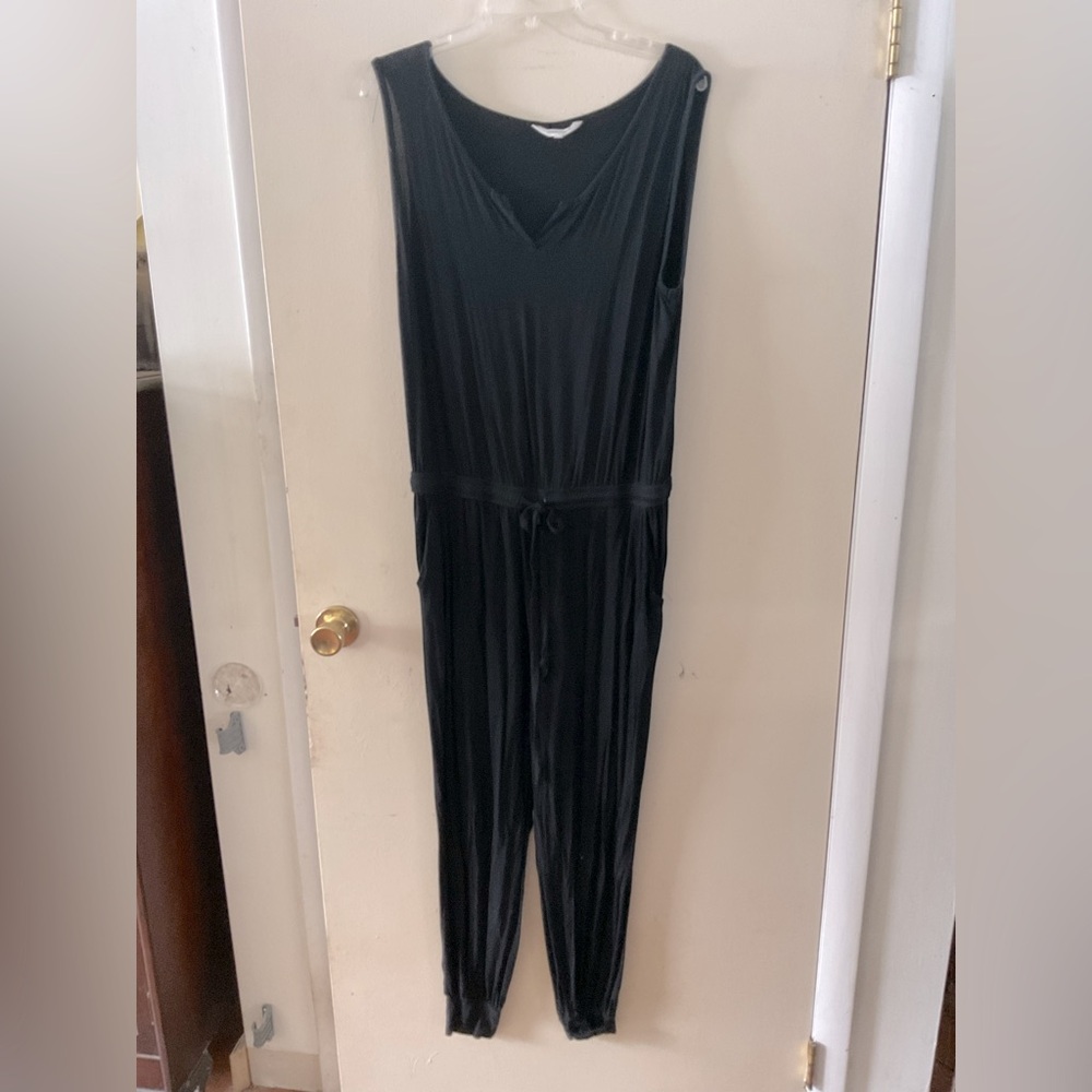 BLACK V NECK JUMPSUIT, SIZE LARGE